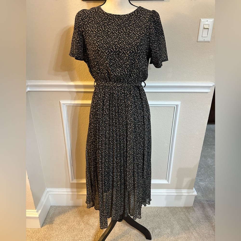 Polagram Short Sleeve Black & Tan Belted Dress Fully Lined Pleated  Size Small